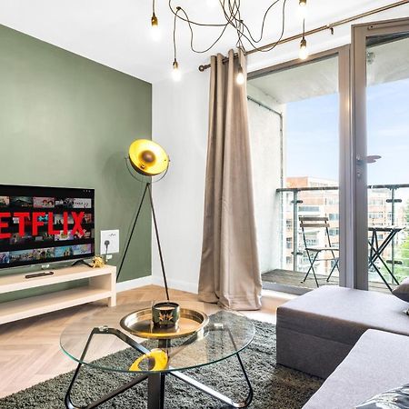 Stylish 4Th Floor 2 Bedroom En Suite City Centre Apartment With Parking By Azura Nights 伯明翰 外观 照片