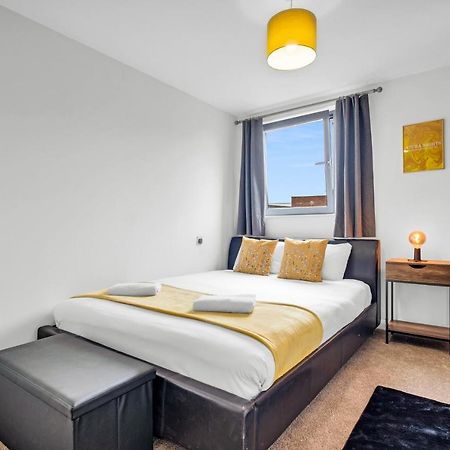 Stylish 4Th Floor 2 Bedroom En Suite City Centre Apartment With Parking By Azura Nights 伯明翰 外观 照片