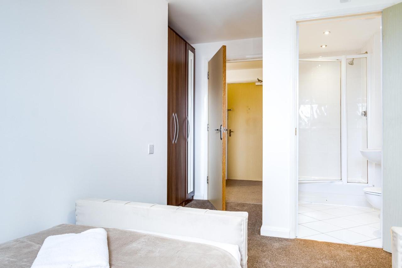 Stylish 4Th Floor 2 Bedroom En Suite City Centre Apartment With Parking By Azura Nights 伯明翰 外观 照片